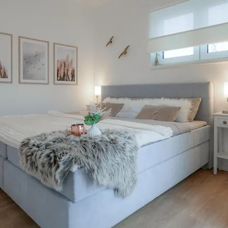 Ferienhaus Beautiful In Butjadingen Ot *